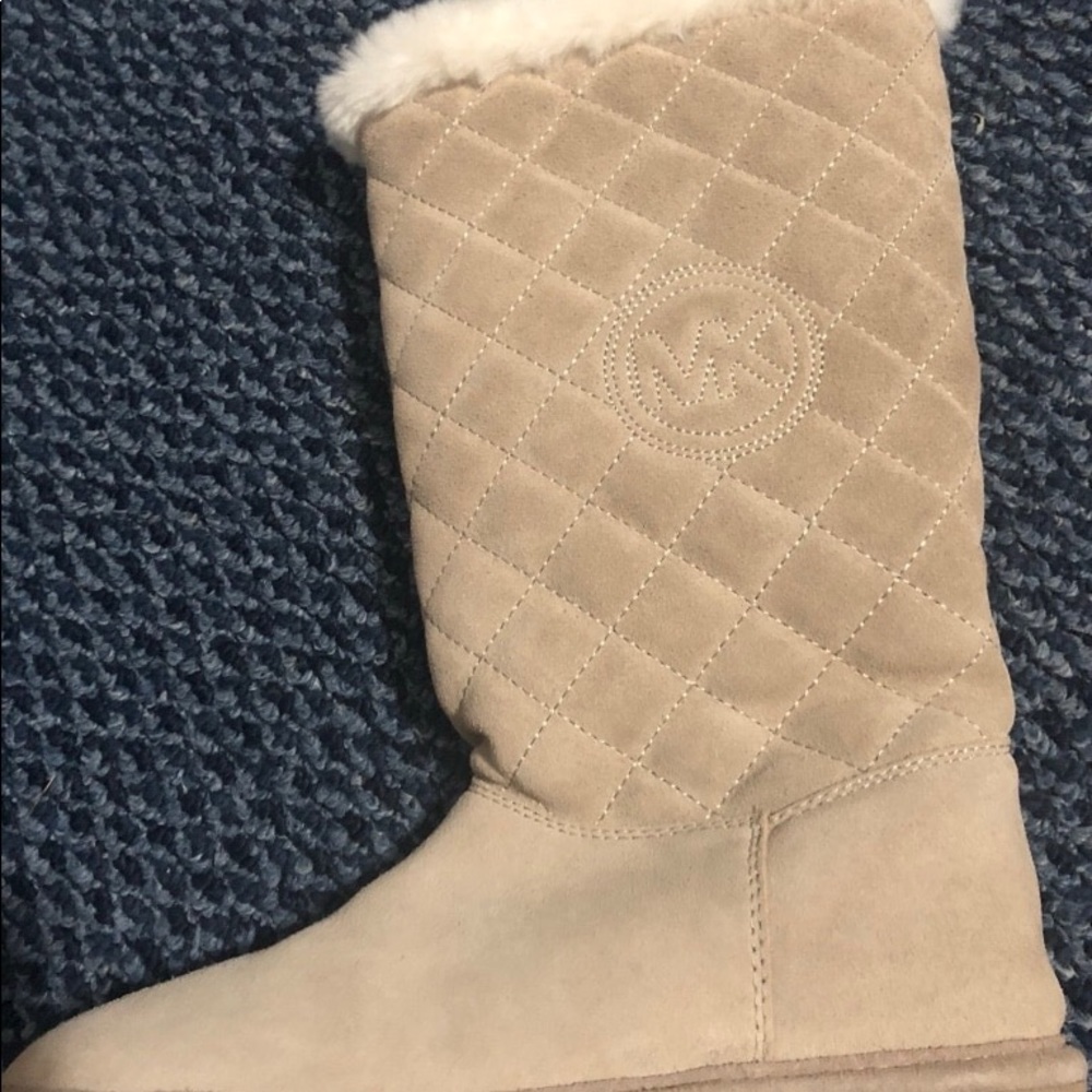 MK Snow boots